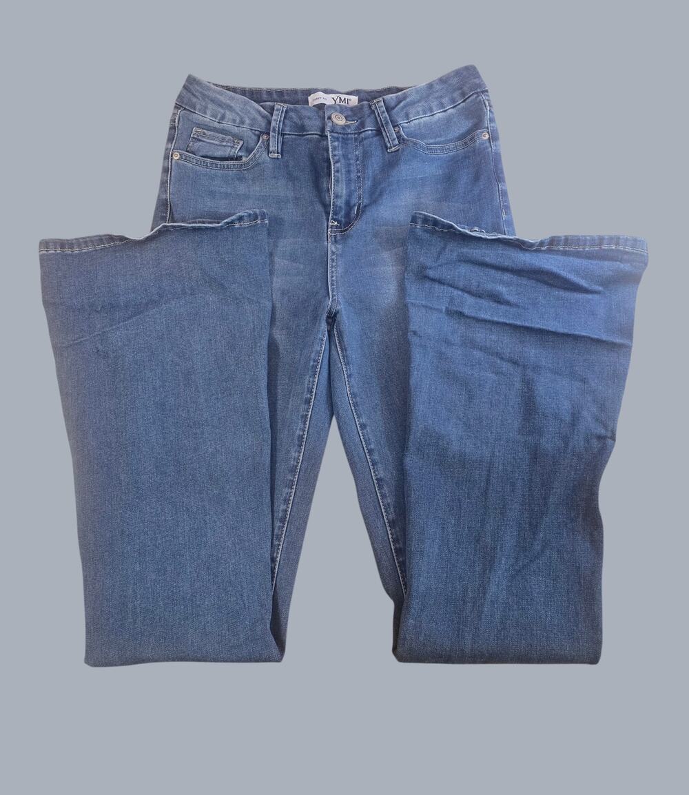 YMI Curvy Fit Flare Jeans Medium Wash Bell Bottoms Blue Denim Size 7 / 28